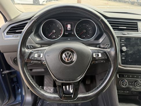 Used 2018 Volkswagen Tiguan SE AWD/4WD image 16
