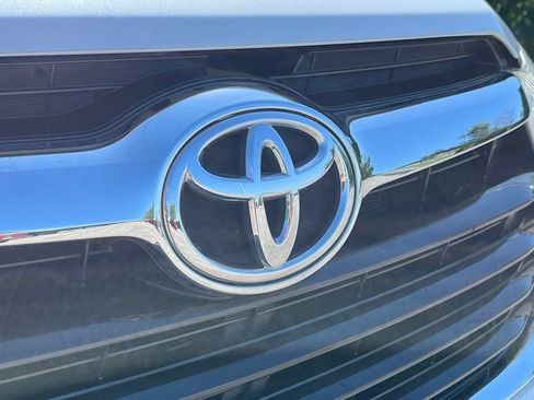Used 2016 Toyota Highlander Limited AWD/4WD image 11