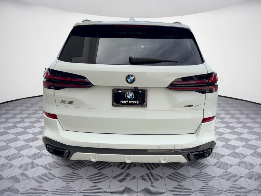 Used 2024 BMW X5 xDrive40i w/ M Sport Package AWD/4WD image 11
