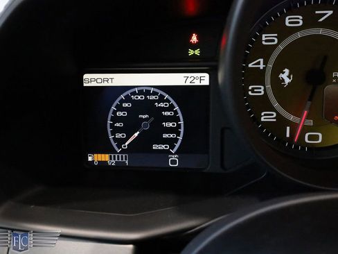 Used 2014 Ferrari 458 Italia Coupe RWD image 34
