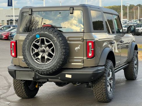 Used 2025 Ford Bronco Badlands image 8