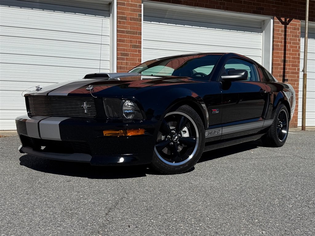 Used 2007 Ford Mustang GT RWD image 2