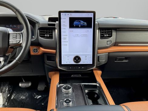 Certified 2024 Ford Expedition Platinum AWD/4WD image 9