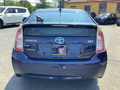 Used 2014 Toyota Prius Three w/ Solar Roof Package FWD image 6