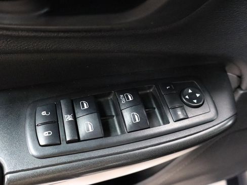 Used 2019 Jeep Cherokee Trailhawk image 11