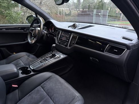 Used 2017 Porsche Macan S image 11