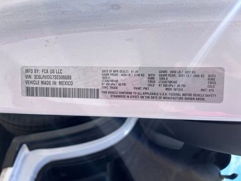 Used 2025 RAM ProMaster 2500 w/ Convenience Group FWD image 15