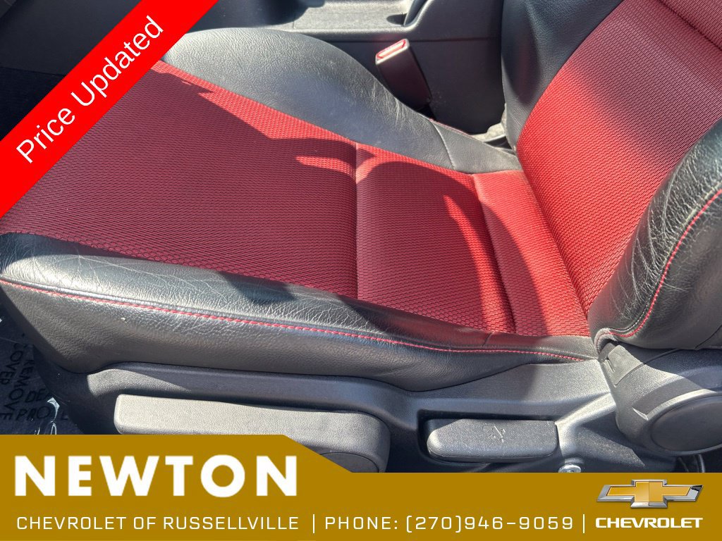 Used 2012 Hyundai Genesis 3.8 RWD image 6
