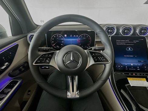Used 2026 Mercedes-Benz GLC 300 4MATIC image 11