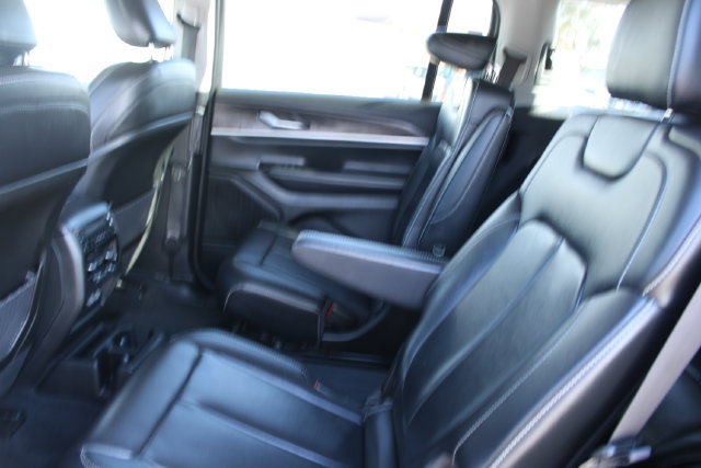 Used 2023 Jeep Grand Cherokee L Limited RWD image 37