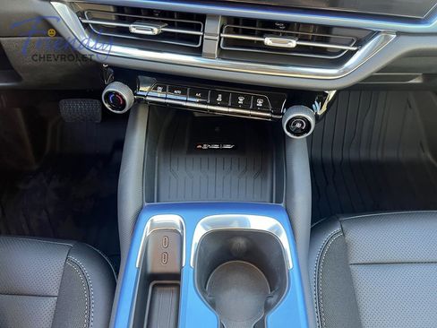 New 2026 Chevrolet Equinox EV LT AWD/4WD image 9