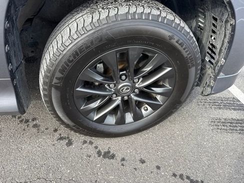 Used 2021 Lexus GX 460 Premium image 11