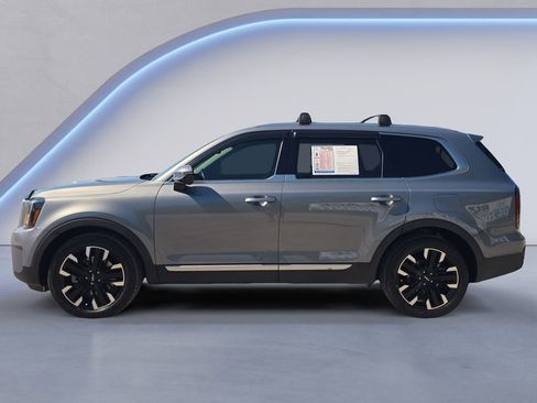 Used 2024 Kia Telluride SX w/ Towing Package FWD image 2