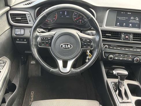 Used 2018 Kia Optima S FWD image 14