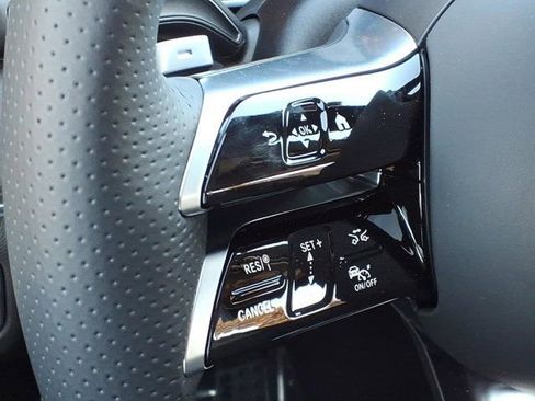 New 2026 Mercedes-Benz GLS 580 4MATIC image 9
