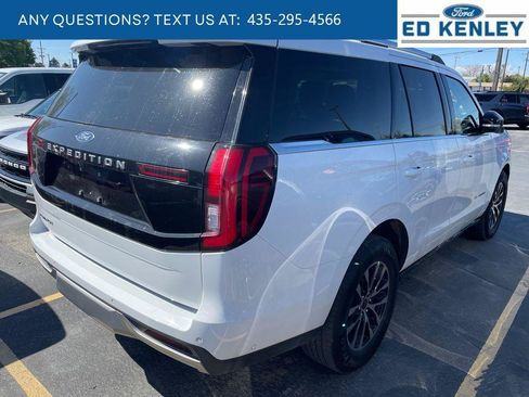 Used 2025 Ford Expedition Platinum AWD/4WD image 4