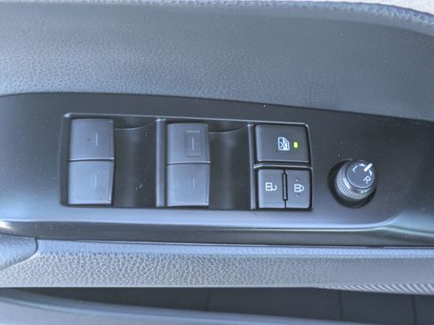 Used 2025 Toyota Camry SE w/ Convenience Package AWD/4WD image 19