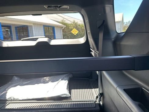 New 2026 Chevrolet Traverse Z71 w/ Enhanced Driving Package image 38