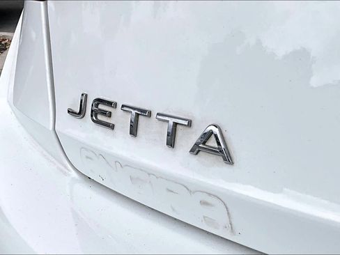 Used 2022 Volkswagen Jetta Sport image 10