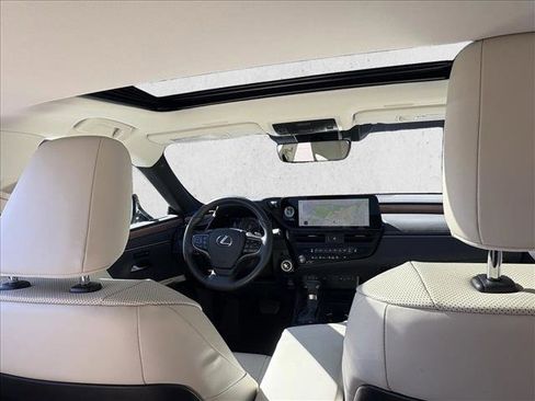 Used 2024 Lexus ES 300h ES 300h image 23
