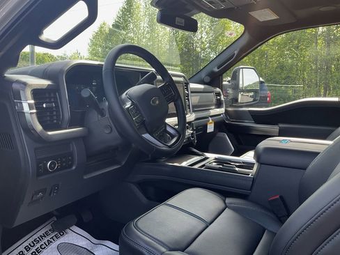 New 2026 Ford F250 Platinum AWD/4WD image 15