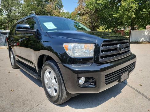 Used 2013 Toyota Sequoia SR5 w/ Premium Pkg RWD image 1