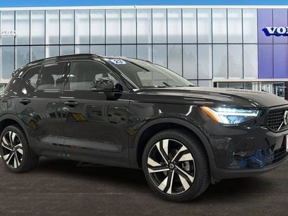 Used 2023 Volvo XC40 B5 Ultimate w/ Climate Package