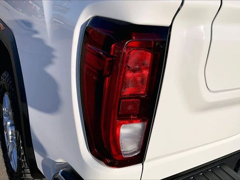 Used 2022 GMC Sierra 2500 SLE w/ SLE Convenience Package image 28