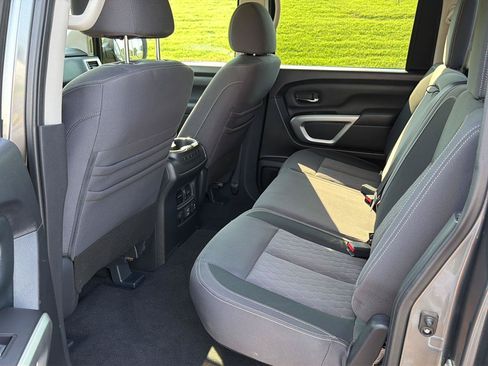Used 2021 Nissan Titan SV w/ SV Convenience Package AWD/4WD image 11