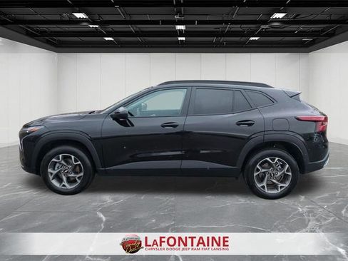 Used 2025 Chevrolet Trax LT image 5
