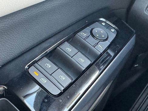 New 2026 Nissan Pathfinder SL image 18