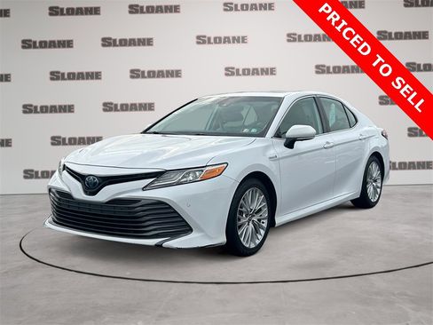 Used 2019 Toyota Camry XLE image 1