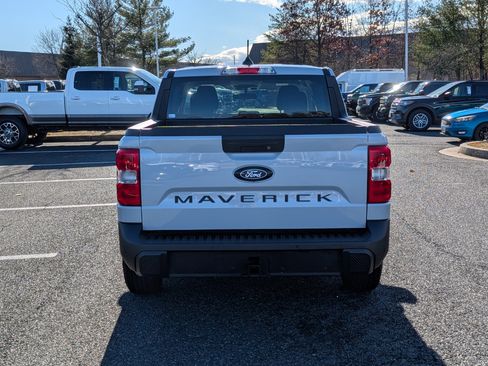 Certified 2025 Ford Maverick XL w/ Equipment Group 102A image 4