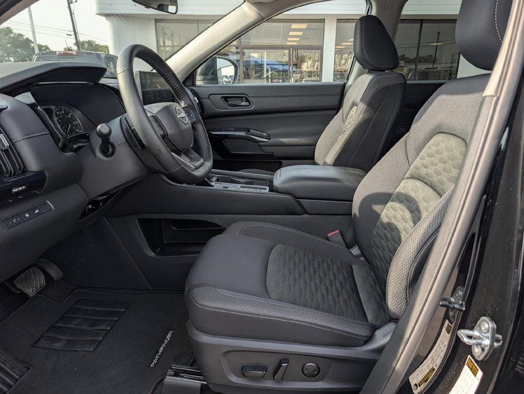 Used 2026 Nissan Pathfinder SV FWD image 26