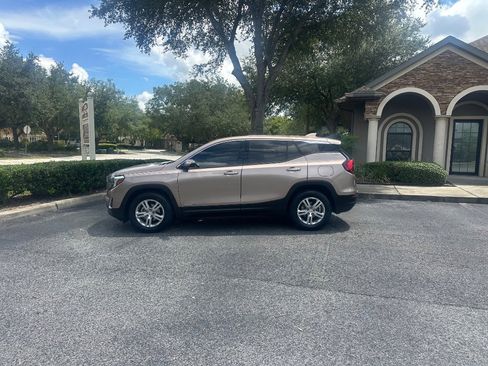 Used 2019 GMC Terrain SLE image 1
