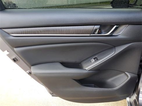Used 2021 Honda Accord EX-L image 11