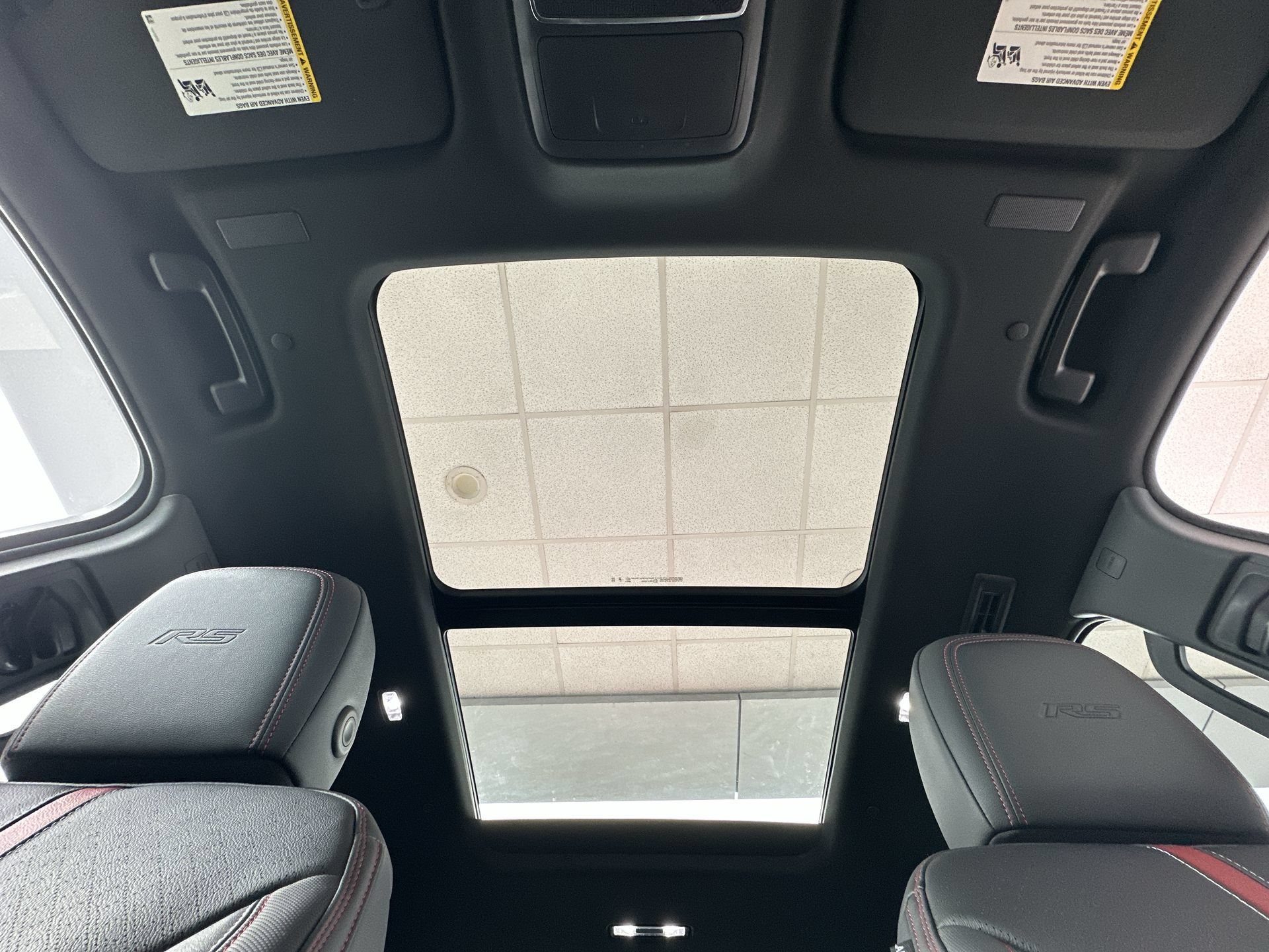 New 2026 Chevrolet Traverse RS w/ LPO, Floor Liner Package FWD image 19