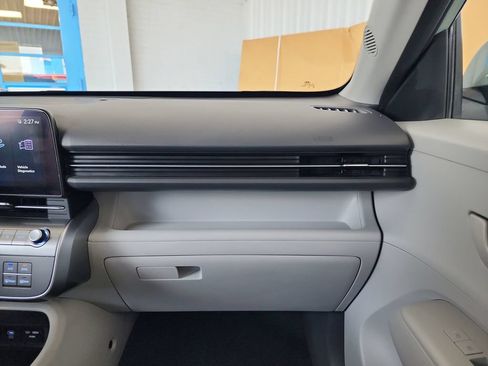 Used 2025 Hyundai Kona SEL FWD image 34