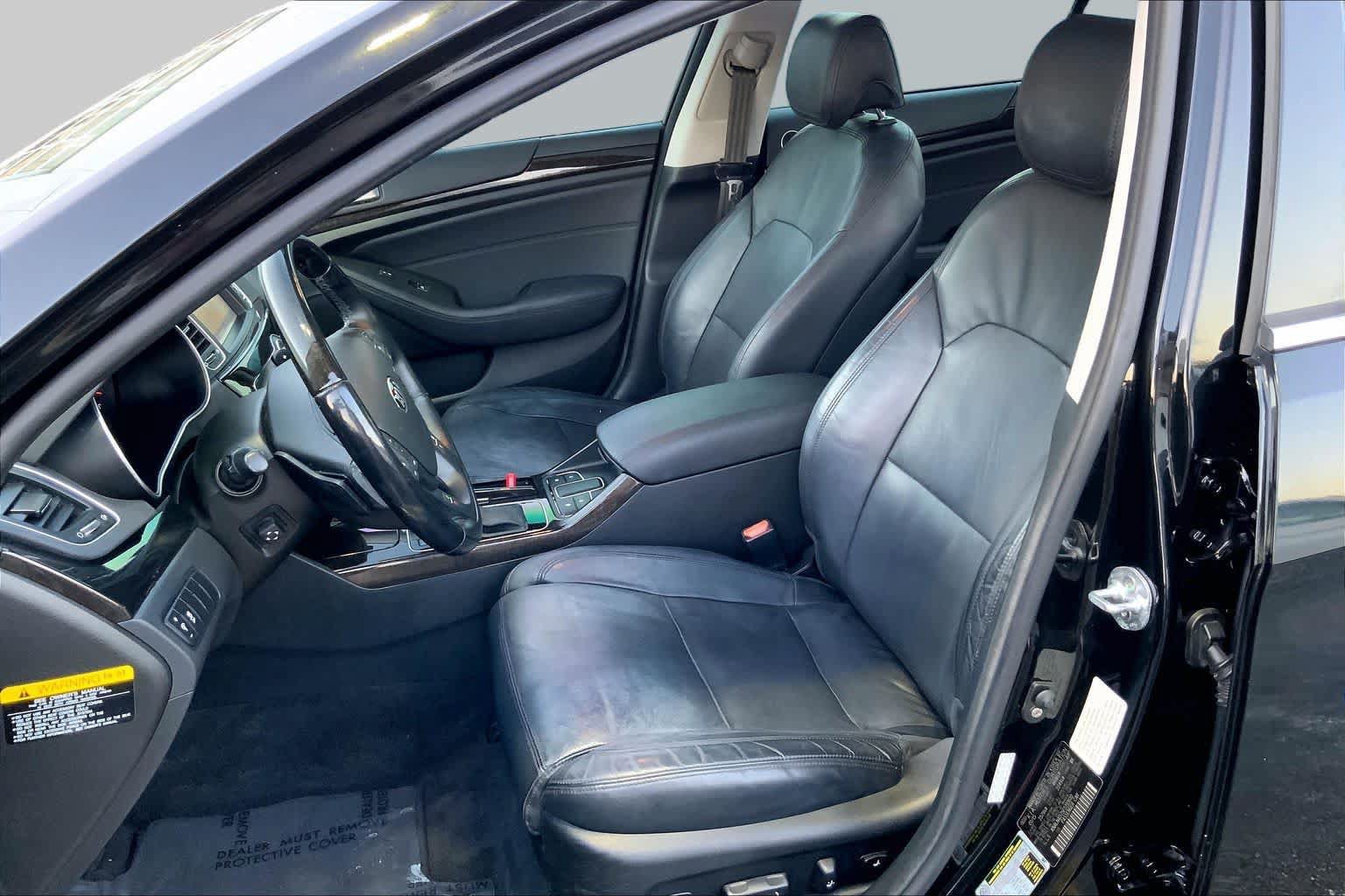Used 2015 Kia Cadenza Premium w/ Luxury Package FWD image 7