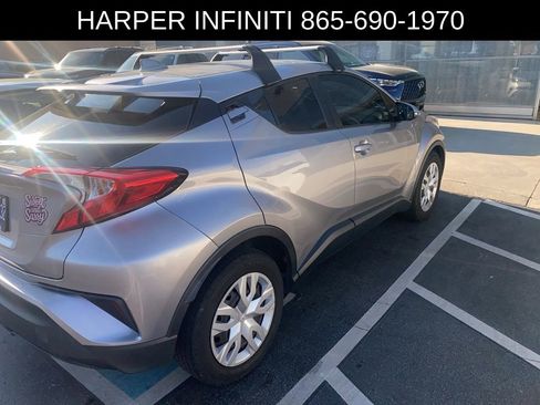 Used 2019 Toyota C-HR LE image 3