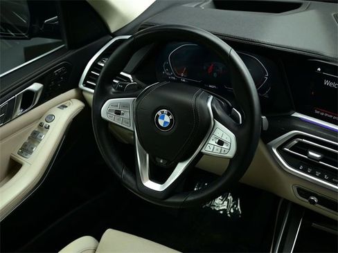 Used 2022 BMW X7 xDrive40i w/ Executive Package image 8