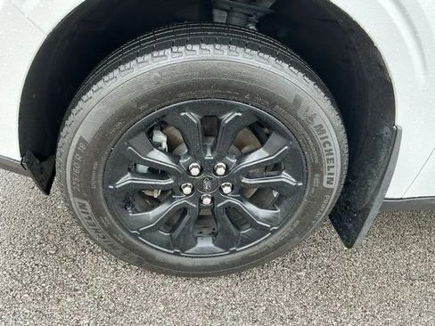 Used 2024 Ford Maverick Lariat w/ Black Appearance Package FWD image 11