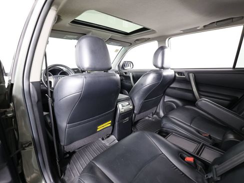 Used 2010 Toyota Highlander SE AWD/4WD image 14
