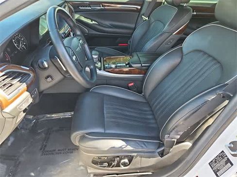Used 2019 Genesis G90 3.3T Premium image 16