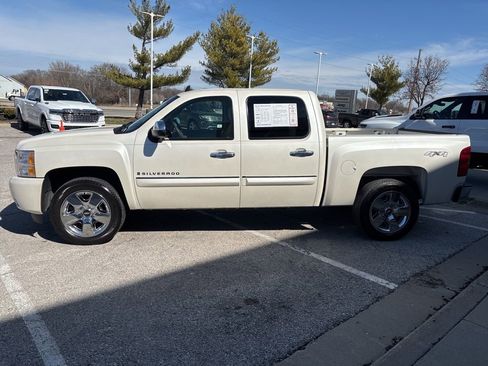 Used 2009 Chevrolet Silverado 1500 LTZ w/ White Diamond Edition image 15