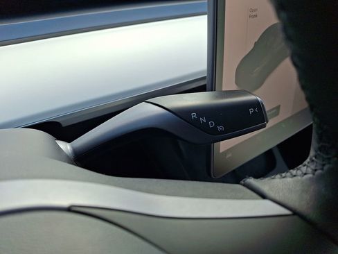 Used 2021 Tesla Model Y Long Range image 15