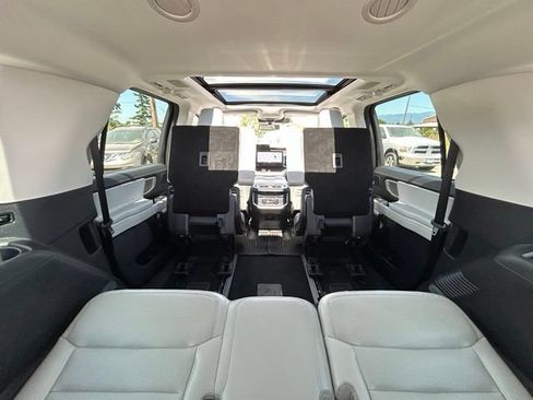 Used 2025 Ford Expedition Max Platinum w/ Driver's Package AWD/4WD image 51
