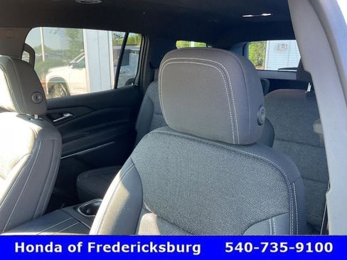 Used 2025 Chevrolet Traverse LT w/ Enhanced Driving Package FWD image 34