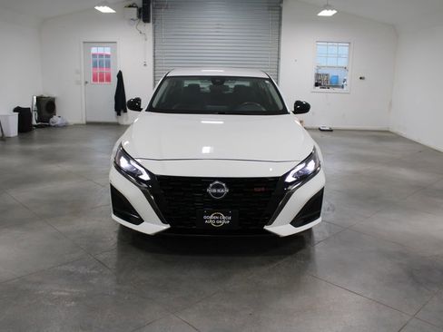 Used 2024 Nissan Altima 2.5 SR image 17