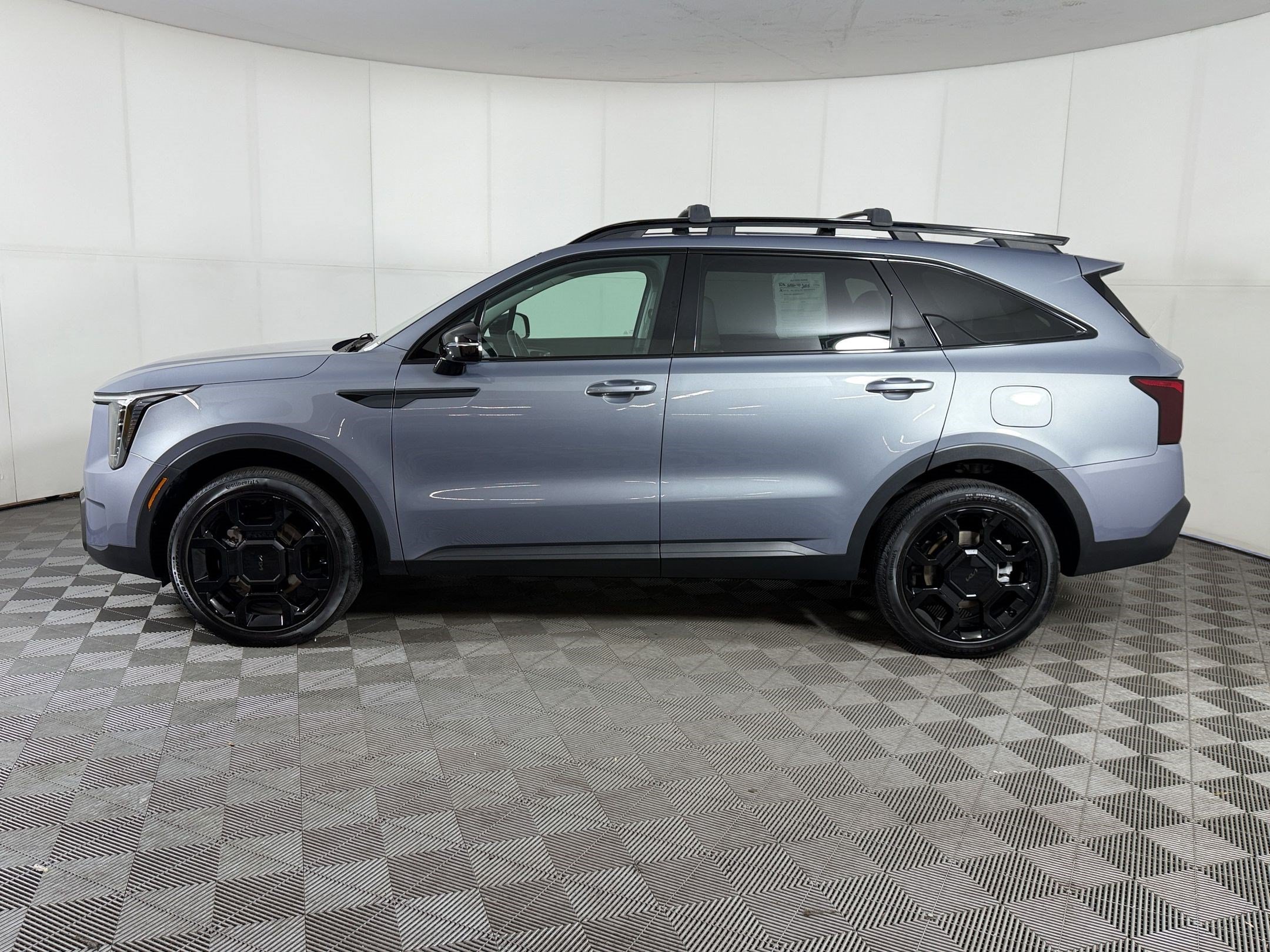 Used 2025 Kia Sorento X-Line EX AWD/4WD image 2